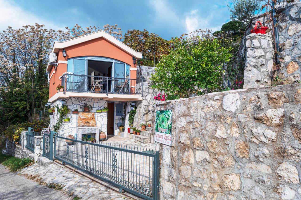 Apartmani Kamena Ruza Budva Buitenkant foto