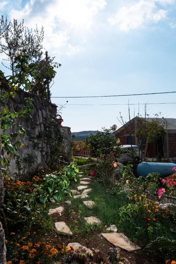 Apartmani Kamena Ruza Budva Buitenkant foto