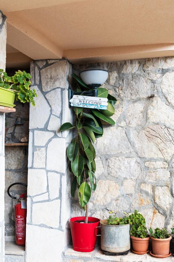 Apartmani Kamena Ruza Budva Buitenkant foto