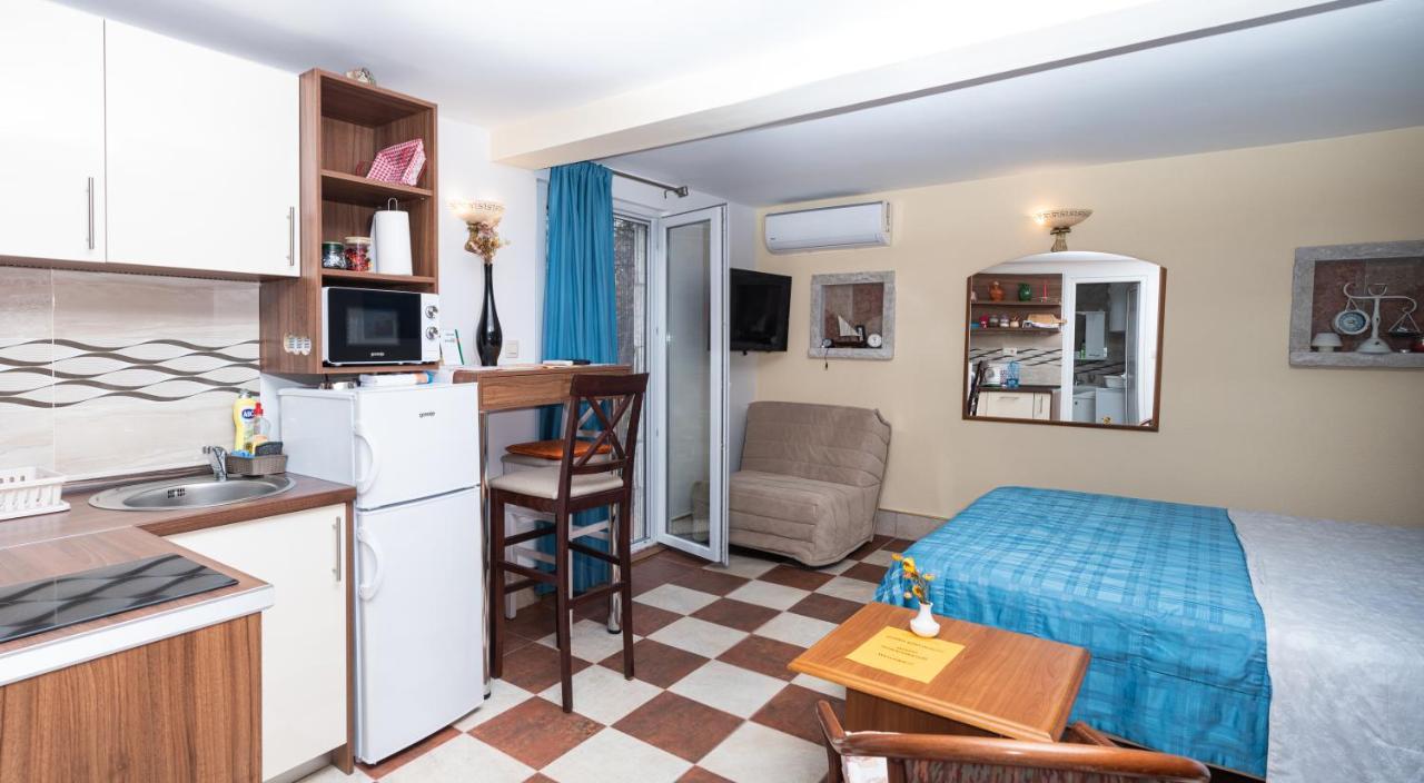 Apartmani Kamena Ruza Budva Buitenkant foto