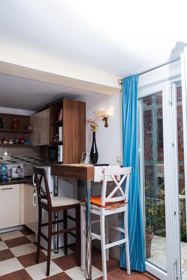 Apartmani Kamena Ruza Budva Buitenkant foto