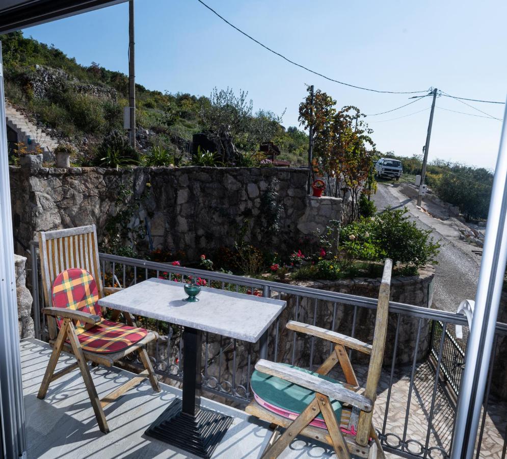 Apartmani Kamena Ruza Budva Buitenkant foto