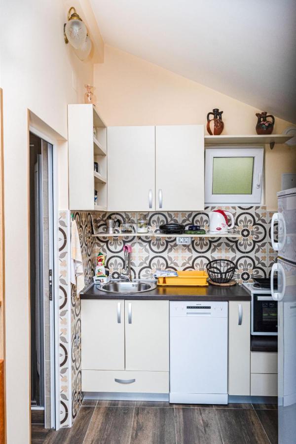 Apartmani Kamena Ruza Budva Buitenkant foto